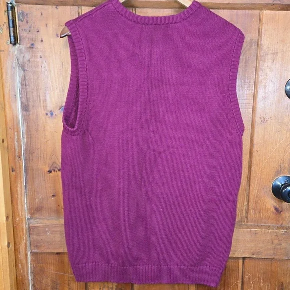 Chaps Mens Sweater Vest V Neck Magenta Size M Embroidered Logo Pullover - Picture 2 of 4